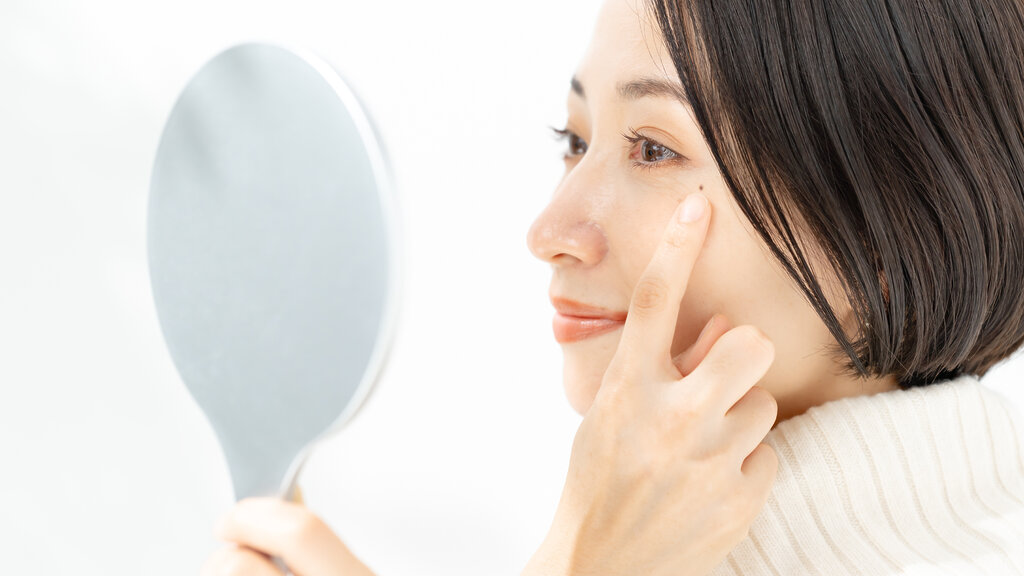 涙袋と若返り｜ヒアルロン酸と脂肪注入どちらを選ぶ？