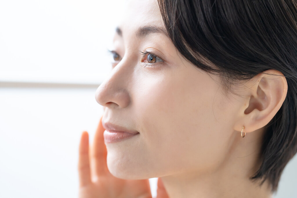 頑張るスキンケアが肌老化を招く理由