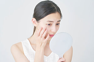 【院長が答える】攻めすぎスキンケアでビニール肌になる理由　リゾナス